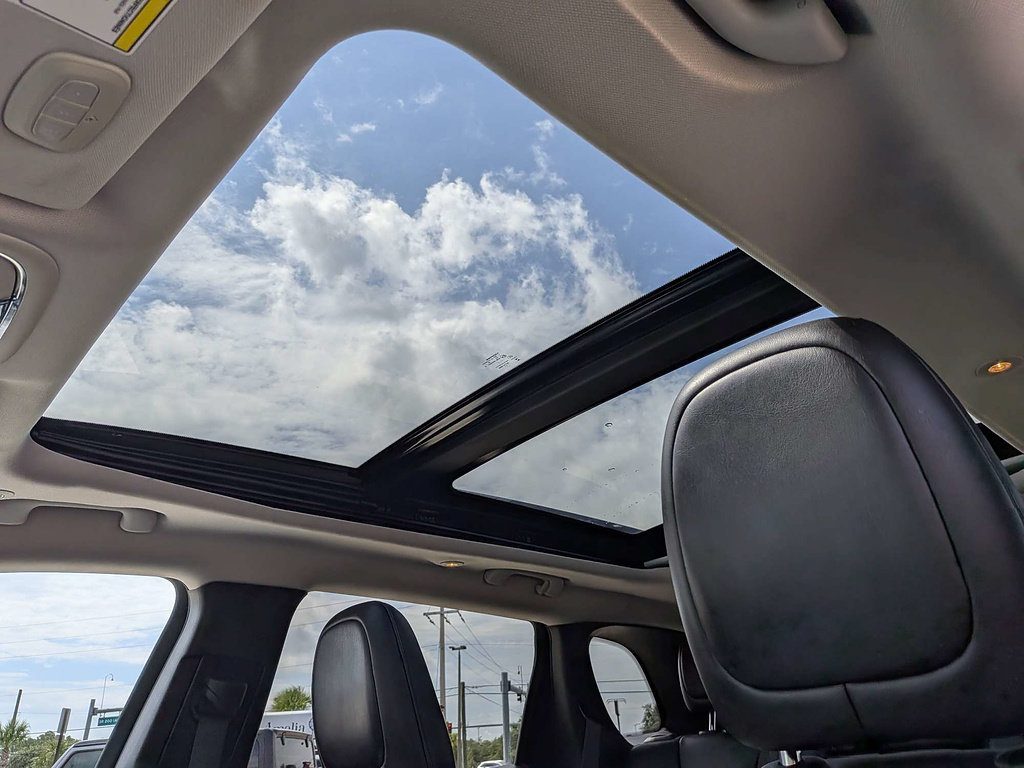 Certified 2022 Jeep Cherokee Limited AWD/4WD image 22