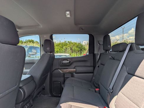 Used 2022 Chevrolet Silverado 1500 RST AWD/4WD image 9