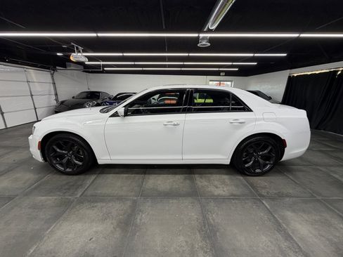 Used 2023 Chrysler 300 S image 3
