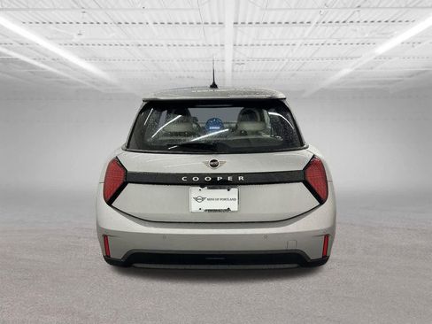 Certified 2025 MINI Cooper 2-Door Hardtop image 4