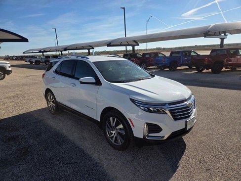 Used 2022 Chevrolet Equinox Premier image 3