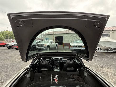 Used 1998 Chevrolet Corvette Coupe w/ Roof Pkg RWD image 22
