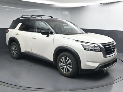 Used 2023 Nissan Pathfinder SL
