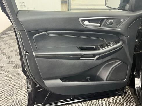 Used 2020 Ford Edge Titanium FWD image 7
