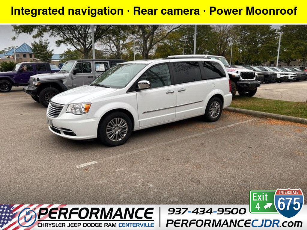 Used 2016 Chrysler Town & Country Touring-L FWD image 1