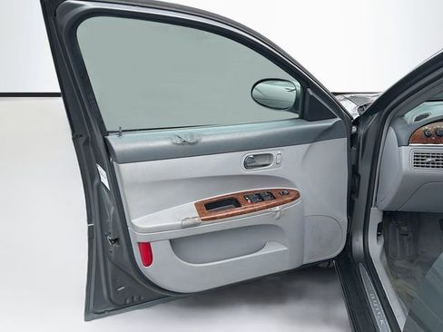 Used 2005 Buick LaCrosse CX image 19