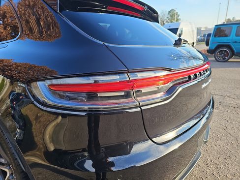 Used 2021 Porsche Macan Turbo image 35