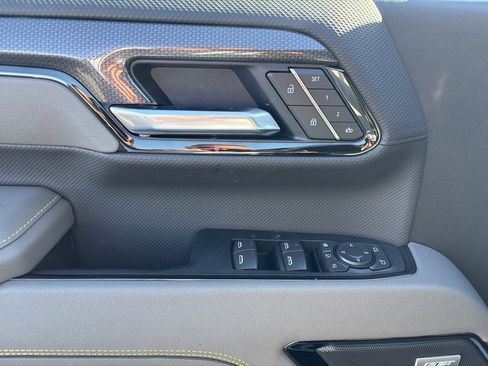 New 2025 Chevrolet Silverado 2500 ZR2 w/ Technology Package image 12