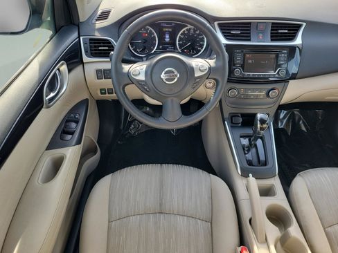 Used 2016 Nissan Sentra SV image 8