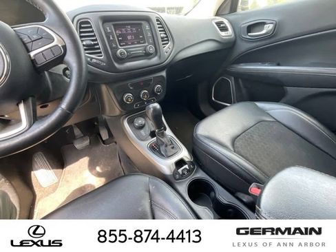 Used 2018 Jeep Compass Latitude w/ Cold Weather Group AWD/4WD image 19