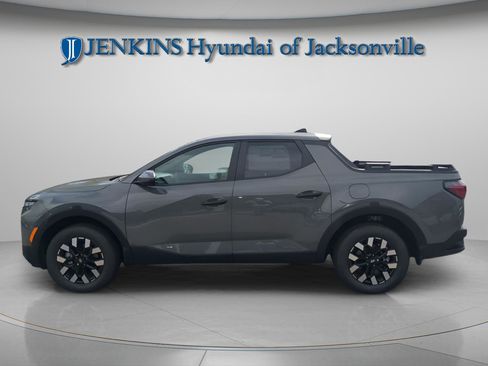 New 2025 Hyundai Santa Cruz SE image 2