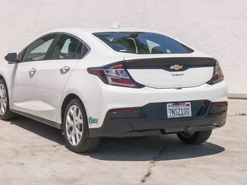 Used 2016 Chevrolet Volt Premier w/ Driver Confidence Package FWD image 7