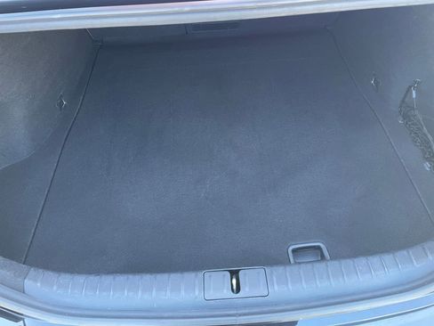 Used 2025 Genesis G70 2.5T image 31