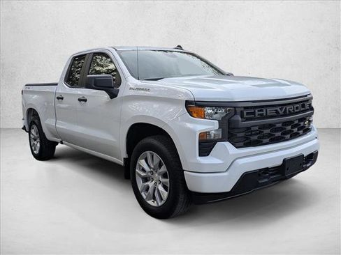 Used 2024 Chevrolet Silverado 1500 Custom image 3