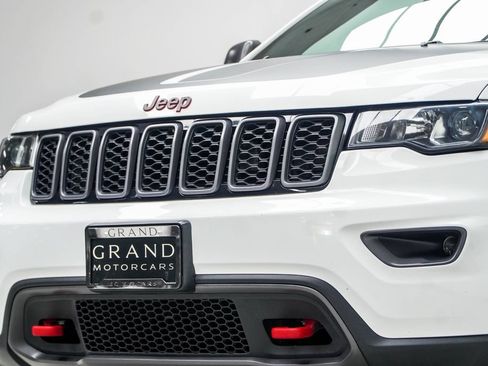 Used 2021 Jeep Grand Cherokee Trailhawk AWD/4WD image 2