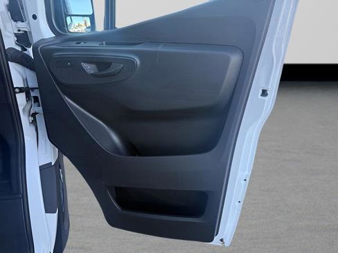 Used 2023 Mercedes-Benz Sprinter 2500 w/ Acoustic Package image 25