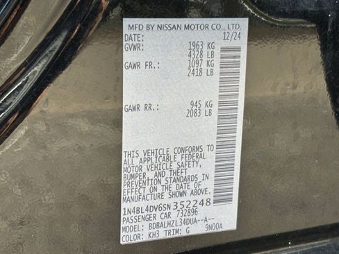 Used 2025 Nissan Altima 2.5 SV FWD image 39
