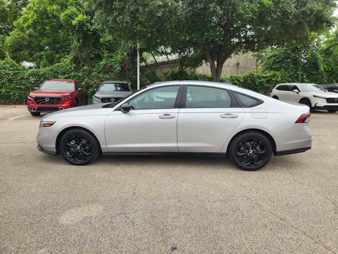 Used 2025 Honda Accord SE image 4