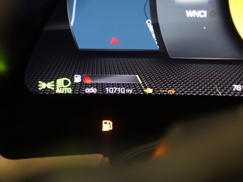 Used 2021 Ferrari Roma RWD image 24