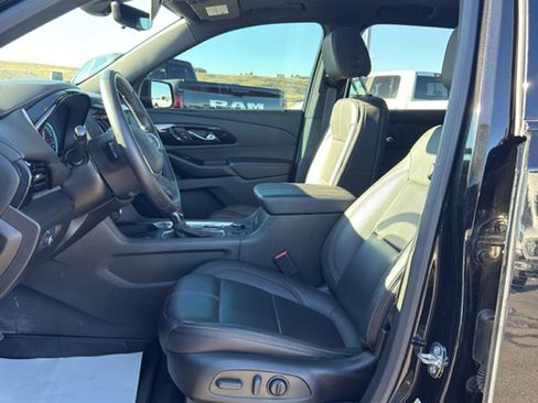 Used 2023 Chevrolet Traverse RS image 12