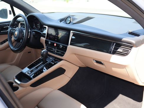 Used 2026 Porsche Macan AWD/4WD image 58