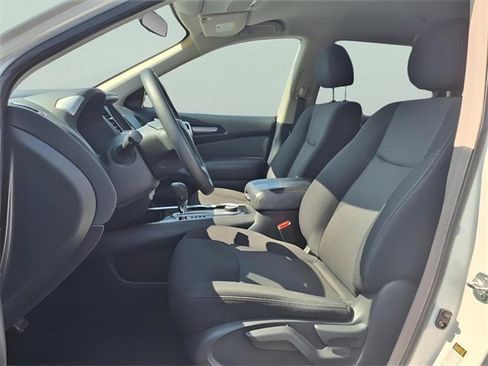 Used 2020 Nissan Pathfinder S image 11