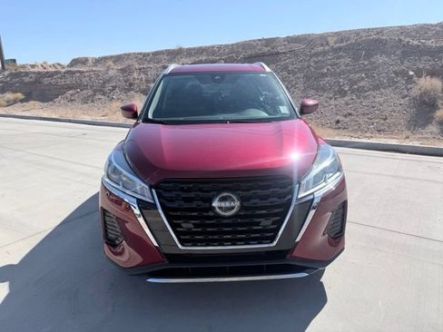 Certified 2024 Nissan Kicks SV FWD image 2