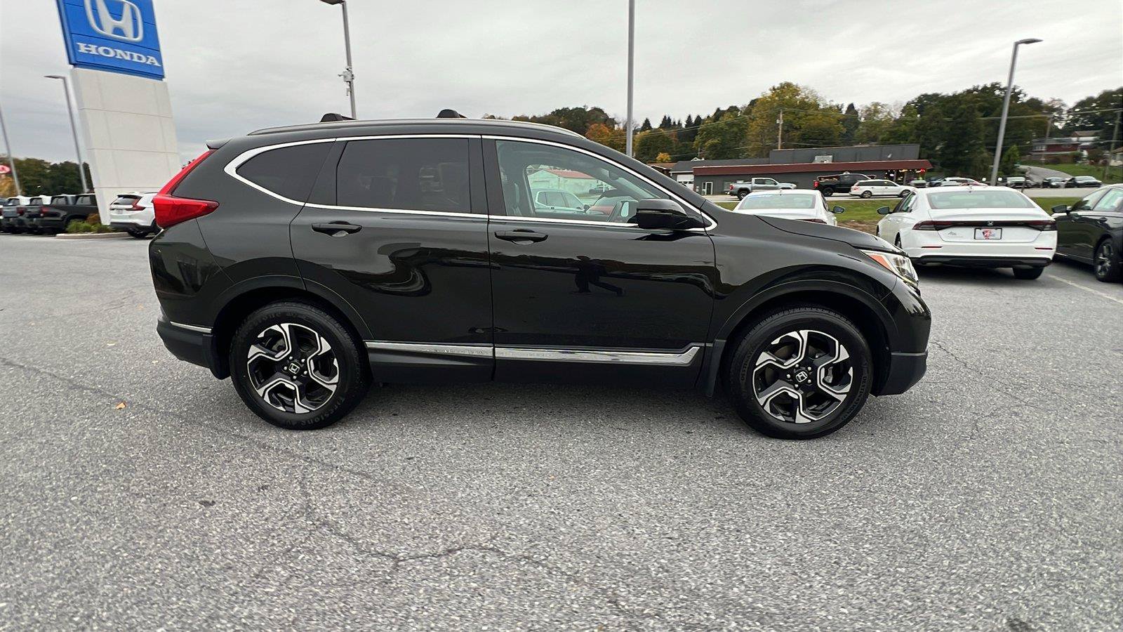 Used 2017 Honda CR-V Touring image 3