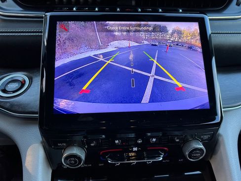 Used 2021 Jeep Grand Cherokee L Overland w/ Luxury Tech Group IV image 19