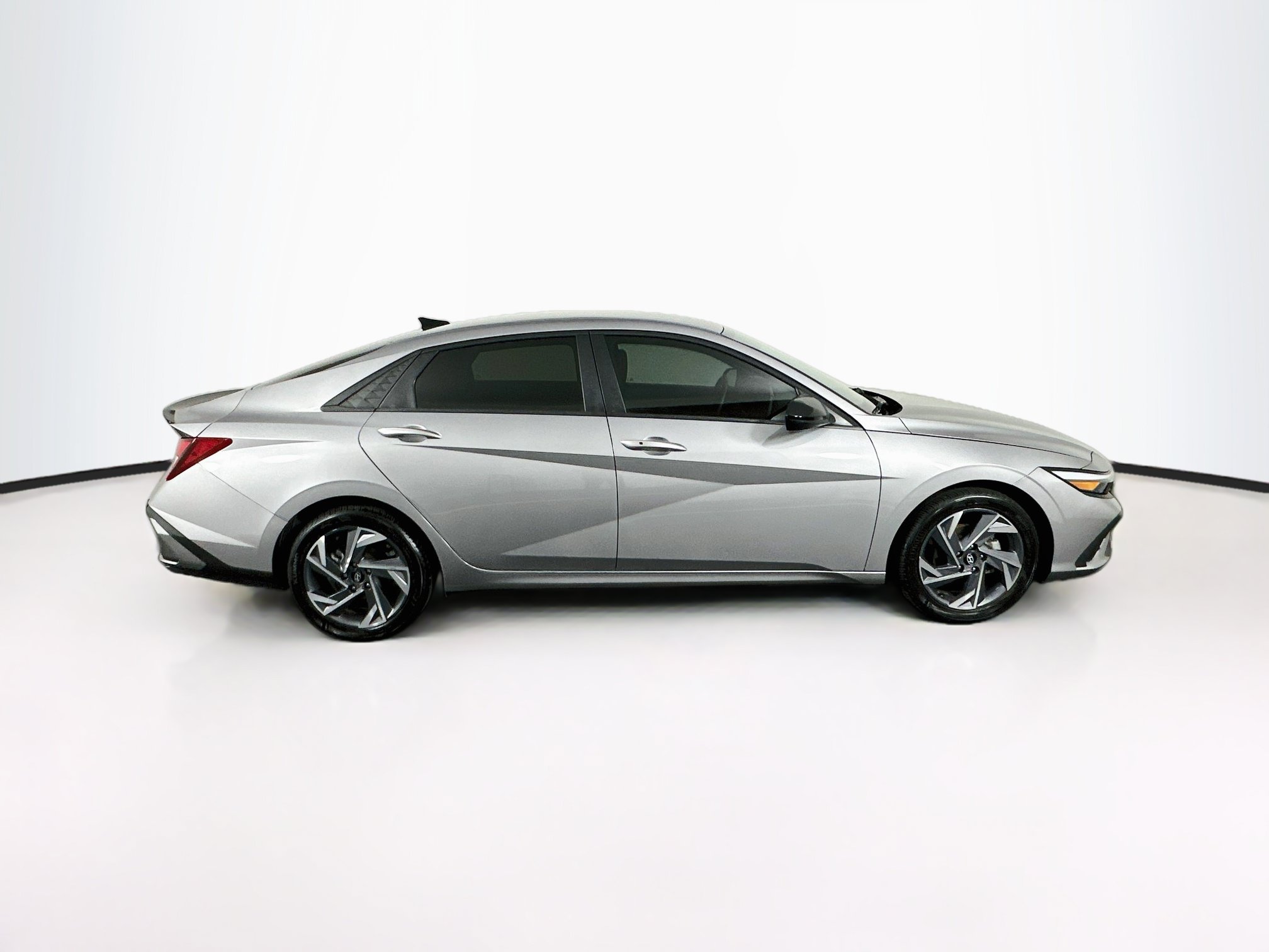 Used 2025 Hyundai Elantra Sport FWD image 10