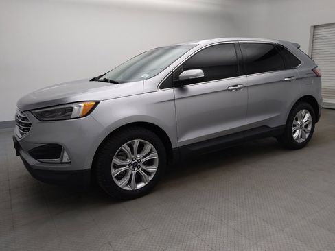 Used 2022 Ford Edge Titanium w/ Equipment Group 301A AWD/4WD image 2