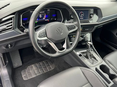 Used 2024 Volkswagen Jetta SE image 17