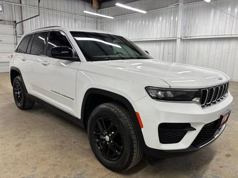 Used 2025 Jeep Grand Cherokee Laredo X AWD/4WD image 1