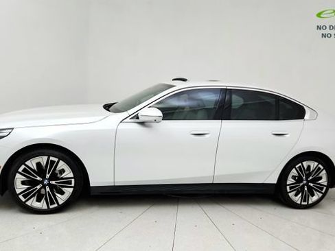 Used 2026 BMW 540i xDrive AWD/4WD image 21