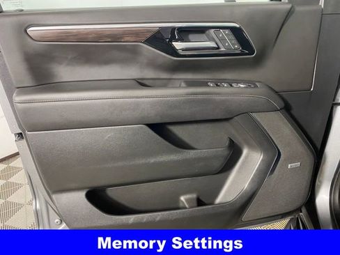 Certified 2025 Chevrolet Tahoe Premier w/ Sun And Tow Package AWD/4WD image 12