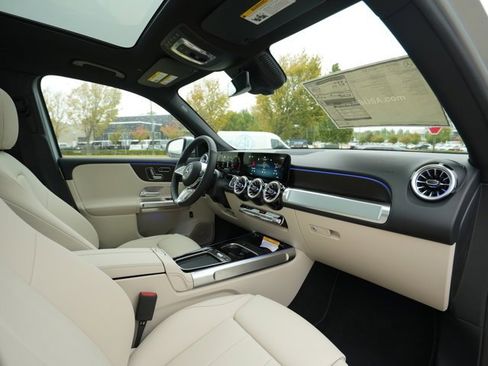 Used 2026 Mercedes-Benz GLB 250 4MATIC image 38