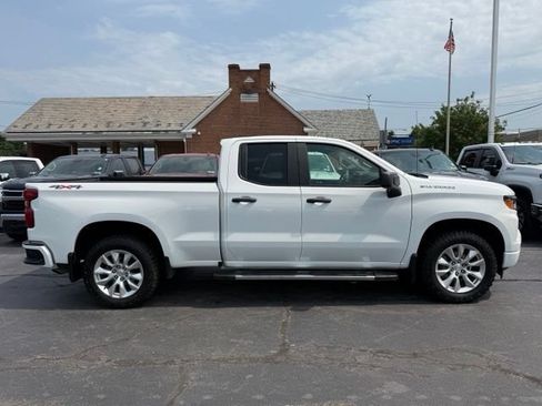 Used 2023 Chevrolet Silverado 1500 Custom AWD/4WD image 8