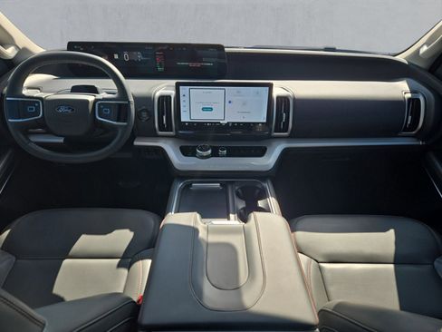 Used 2025 Ford Expedition Max Active image 9