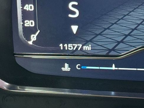 Used 2024 GMC Yukon AT4 w/ Technology Package image 16