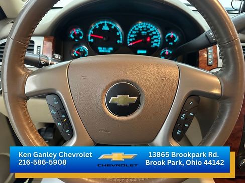 Used 2013 Chevrolet Avalanche LTZ image 12