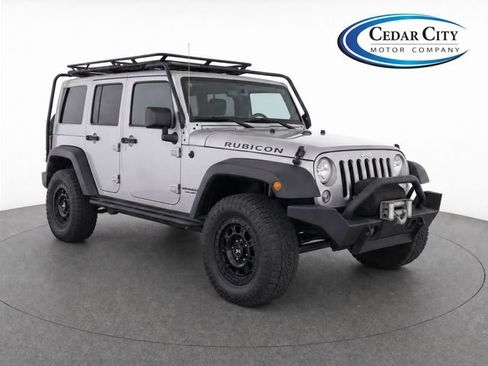Used 2015 Jeep Wrangler Unlimited Rubicon w/ Connectivity Group AWD/4WD image 2