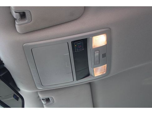 Used 2021 Toyota Tacoma SR5 AWD/4WD image 32