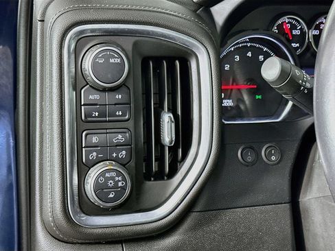 Used 2022 Chevrolet Silverado 1500 LT Trail Boss w/ Safety Package AWD/4WD image 11
