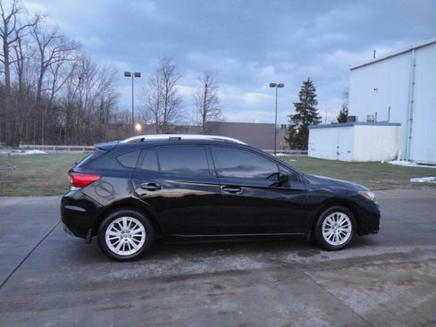 Used 2017 Subaru Impreza 2.0i Premium image 5