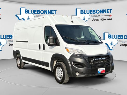 Used 2026 RAM ProMaster 2500 w/ Convenience Group FWD image 3