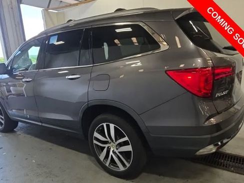 Used 2017 Honda Pilot Touring image 2