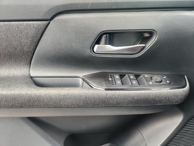 Used 2025 Nissan Kicks SV FWD image 21