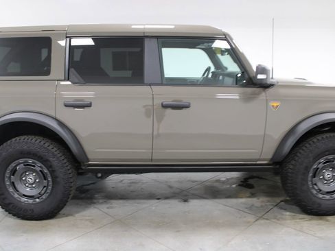 Used 2025 Ford Bronco Badlands AWD/4WD image 11