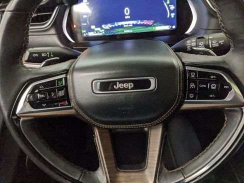 Used 2023 Jeep Grand Cherokee Summit image 12