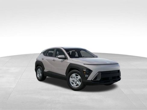 New 2025 Hyundai Kona SE image 2
